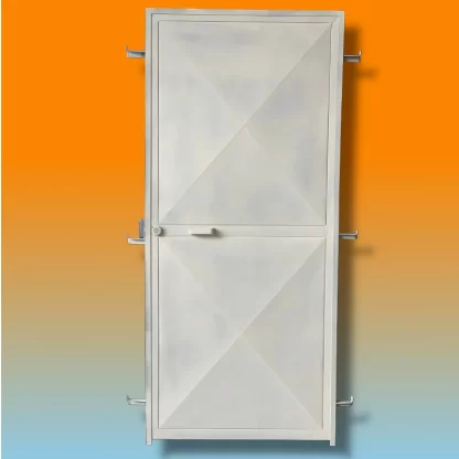 puerta metalica punta diamante con marco de angulo y cerradura sobrepuesta de gancho cilindro fijo
